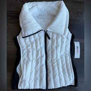 NWT Calvin Klein Performance White black puffer vest women’s size small